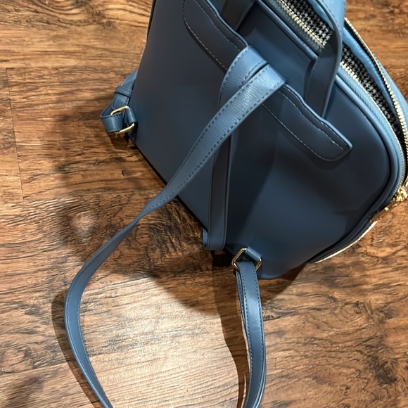 Backpack - Picture 4 of 5